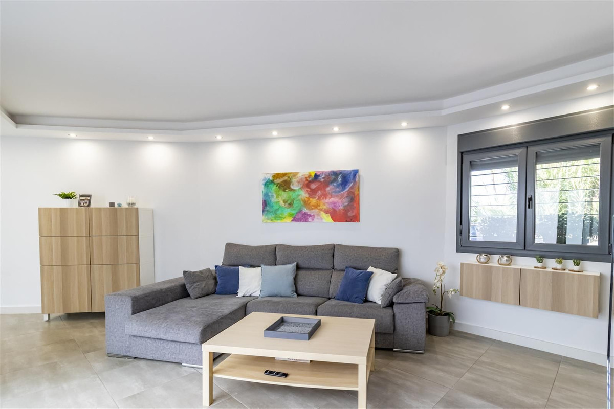 3 Bedroom Villa for Sale in San Pedro de Alcántara — view 18