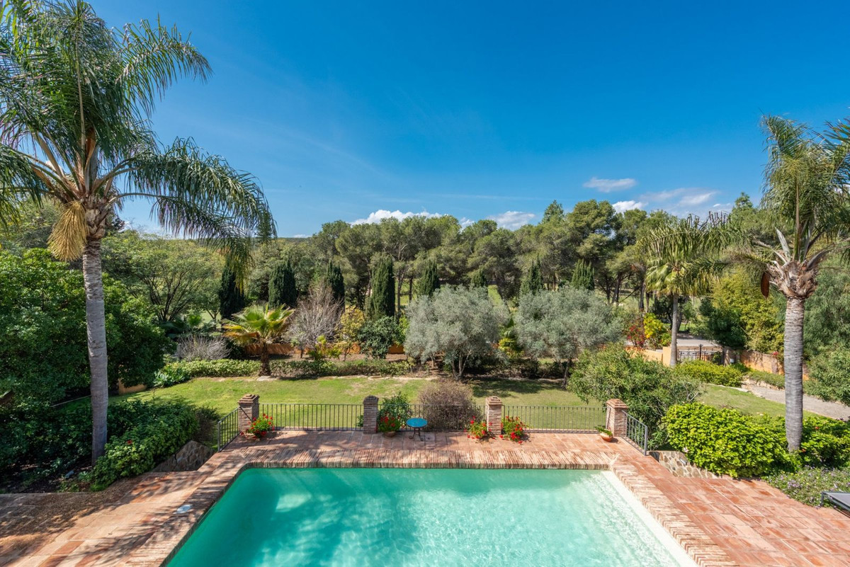 4 Bedroom Villa for Sale in El Paraiso — 3