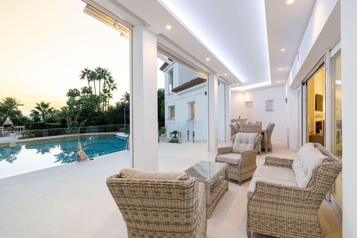 6 Bedroom Villa for Sale in El Paraiso — 3