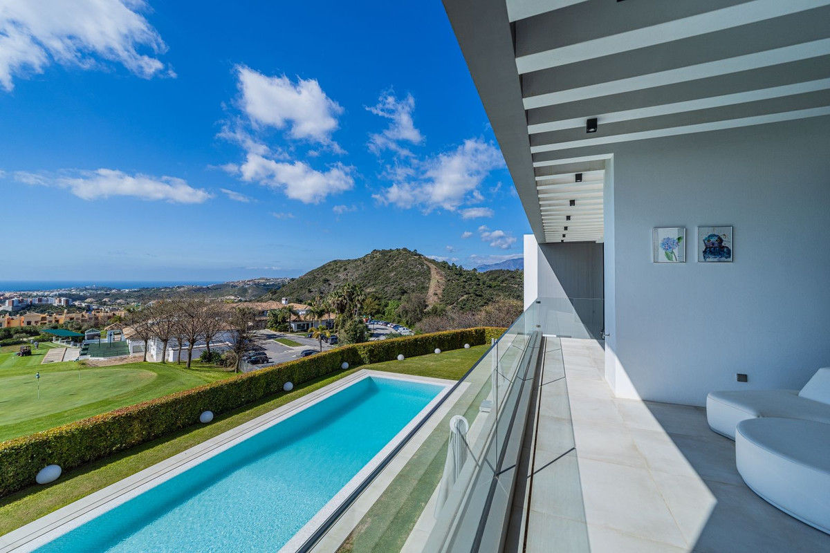 5 Bedroom Villa for Sale in Los Arqueros — 6