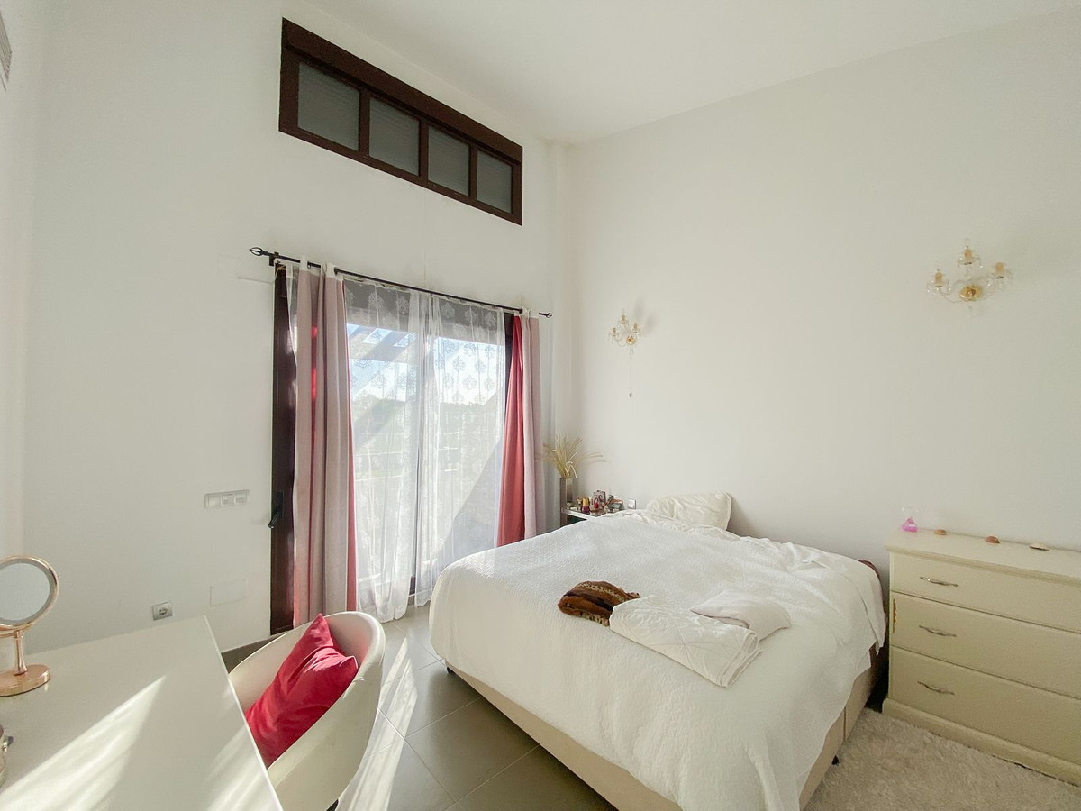 5 Bedroom Villa for Sale in Valle Romano — 9