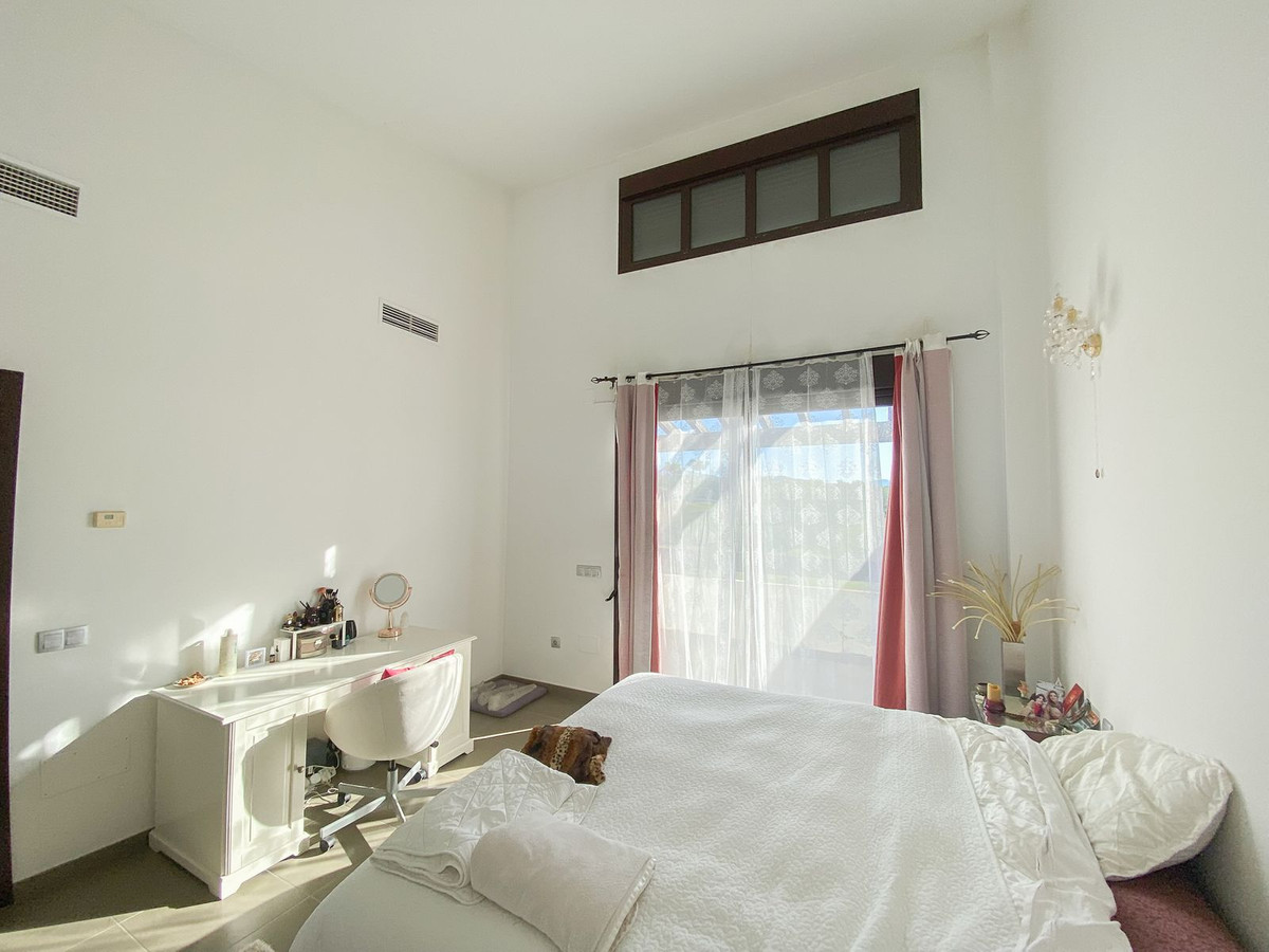 5 Bedroom Villa for Sale in Valle Romano — view 10