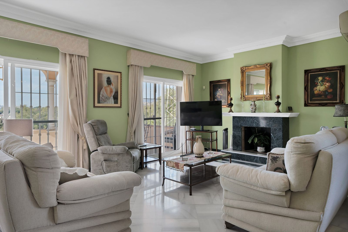 6 Bedroom Villa for Sale in San Pedro de Alcántara — view 12