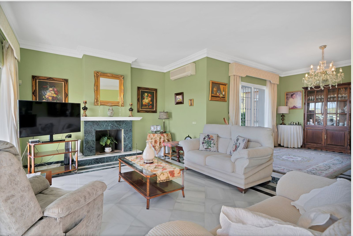 6 Bedroom Villa for Sale in San Pedro de Alcántara — view 14