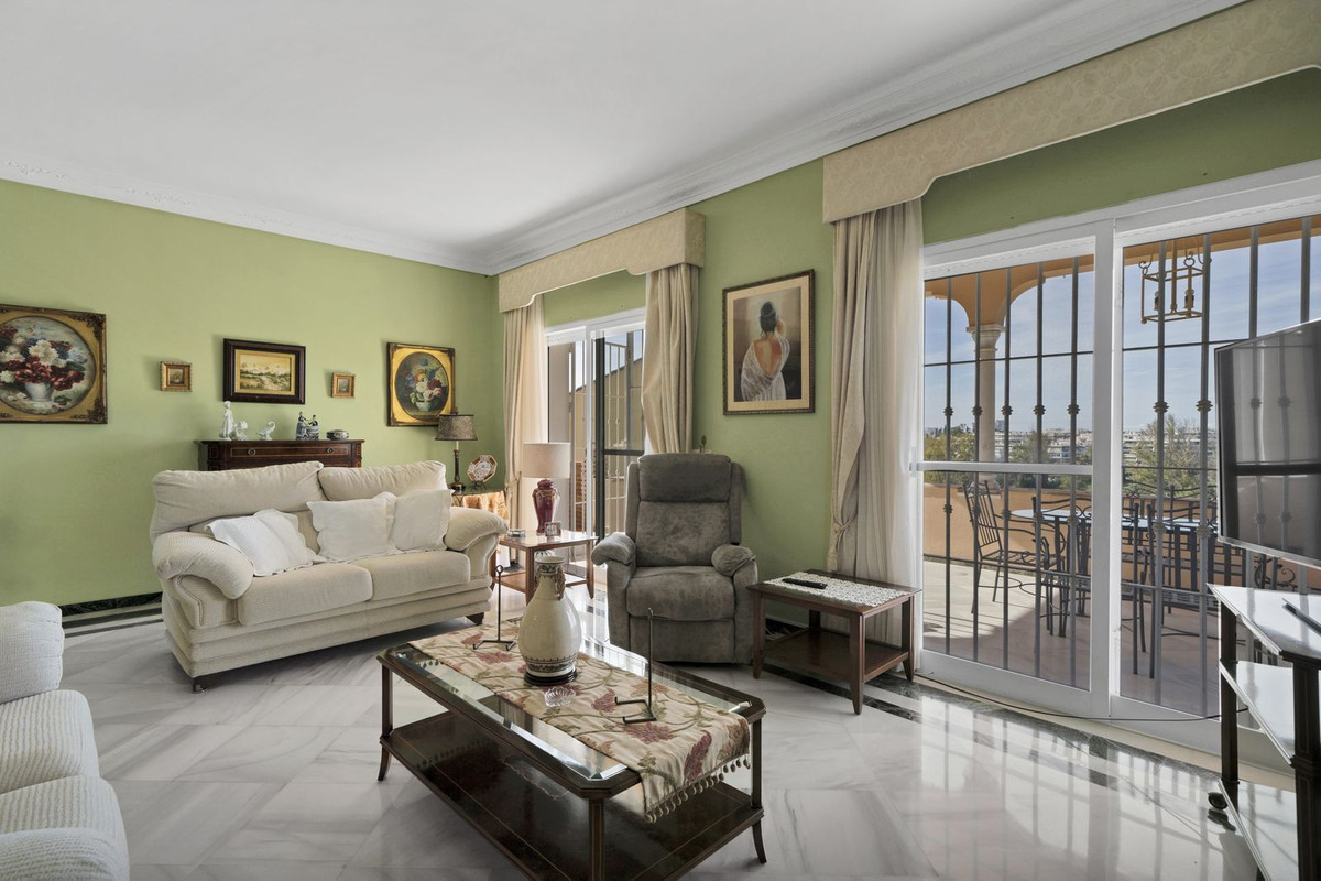 6 Bedroom Villa for Sale in San Pedro de Alcántara — view 16