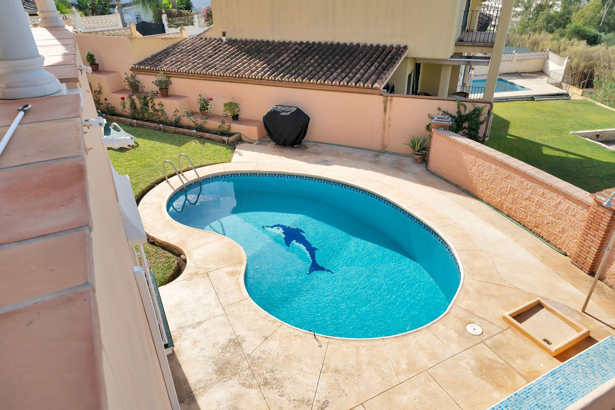 6 Bedroom Villa for Sale in San Pedro de Alcántara — view 19