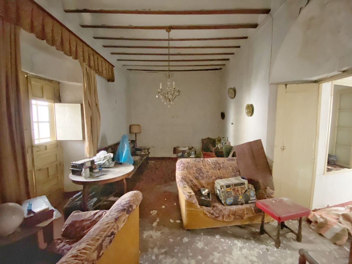 6 Bedroom Apartment for Sale in Marbella — 9