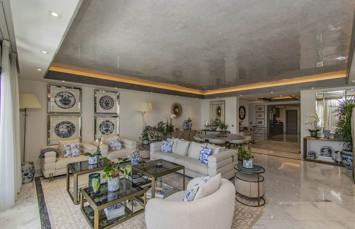4 Bedroom Apartment for Sale in Sierra Blanca — 5