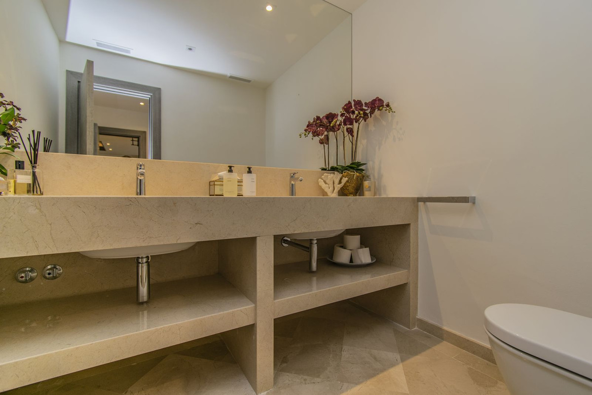 4 Bedroom Apartment for Sale in Sierra Blanca — 7