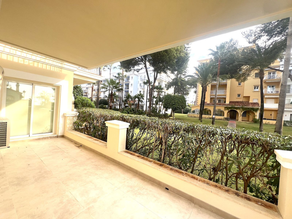2 Bedroom Apartment for Sale in Puerto Banús