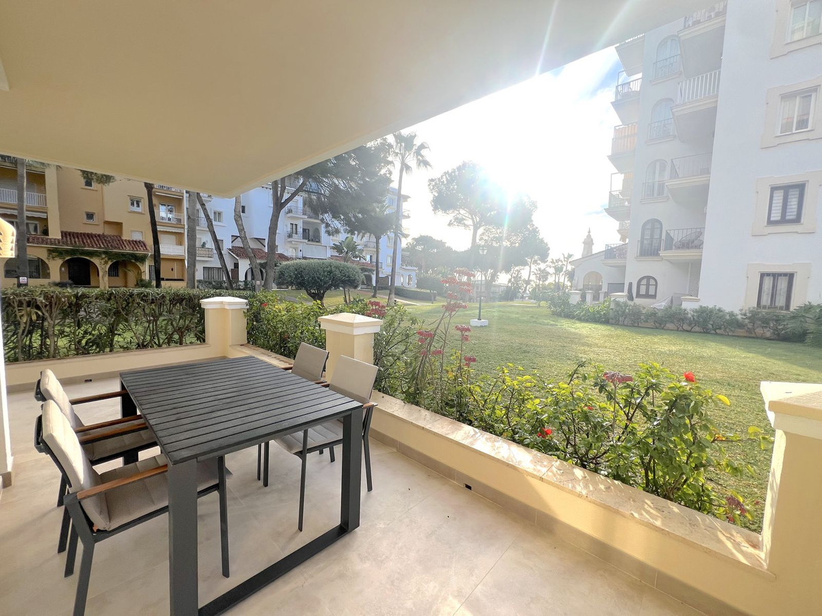 2 Bedroom Apartment for Sale in Puerto Banús — 3