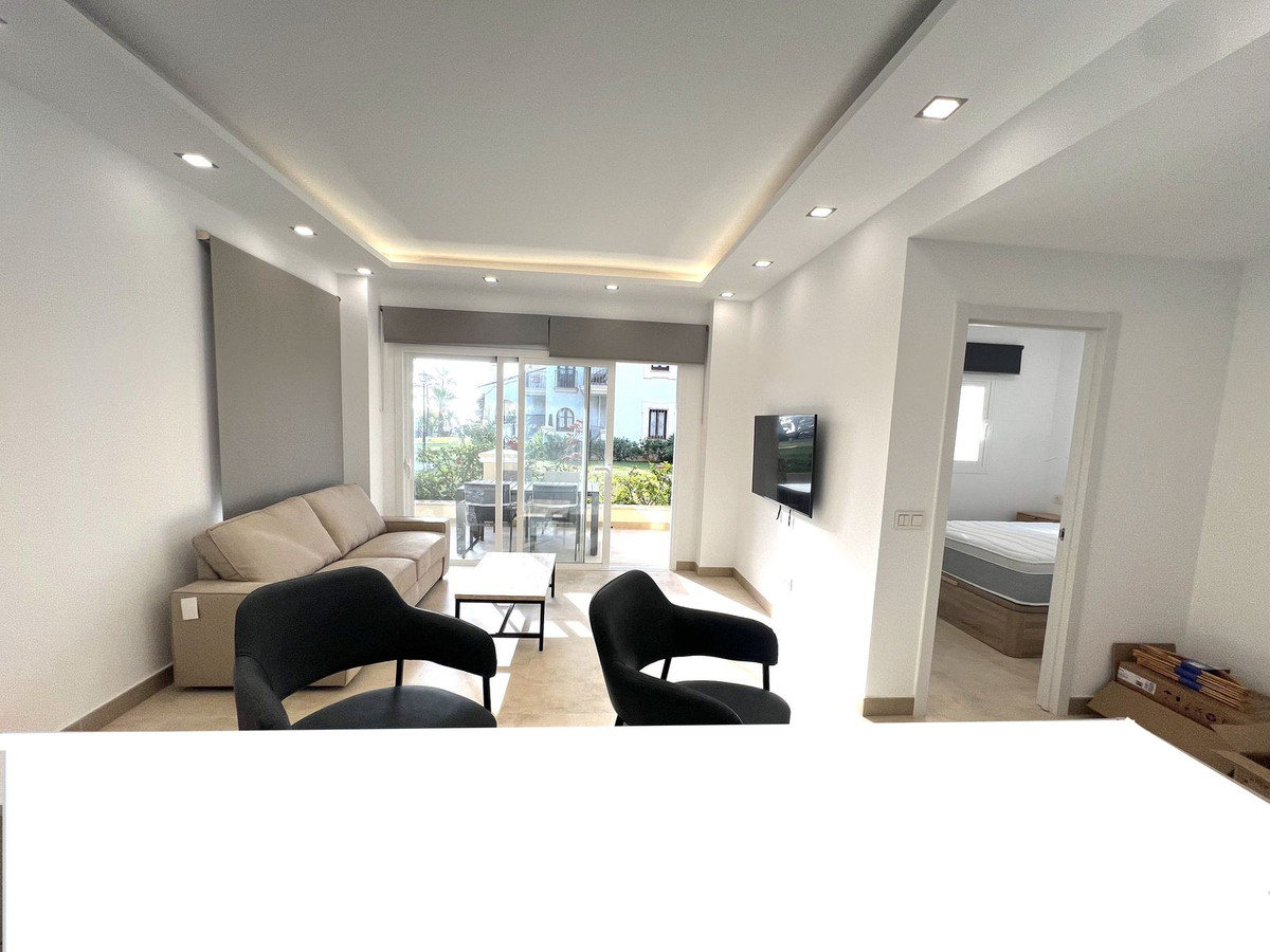 2 Bedroom Apartment for Sale in Puerto Banús — 5