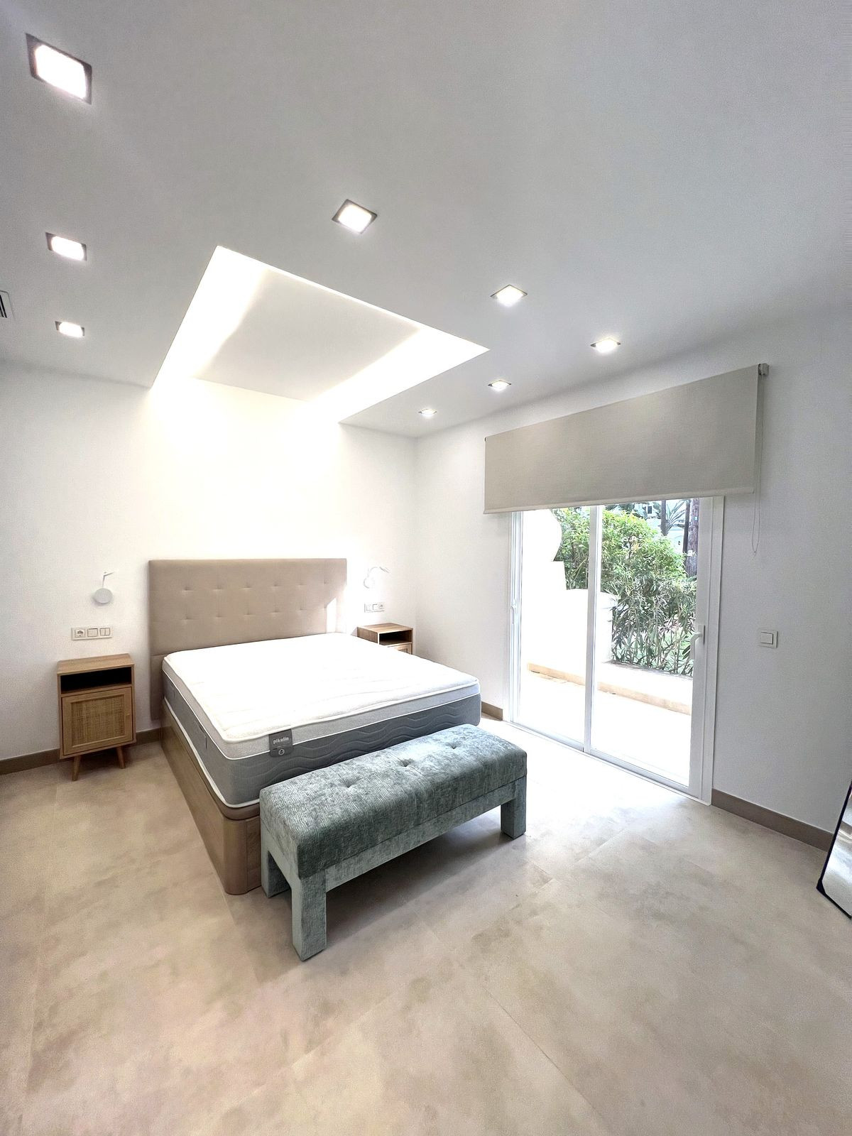 2 Bedroom Apartment for Sale in Puerto Banús — 8