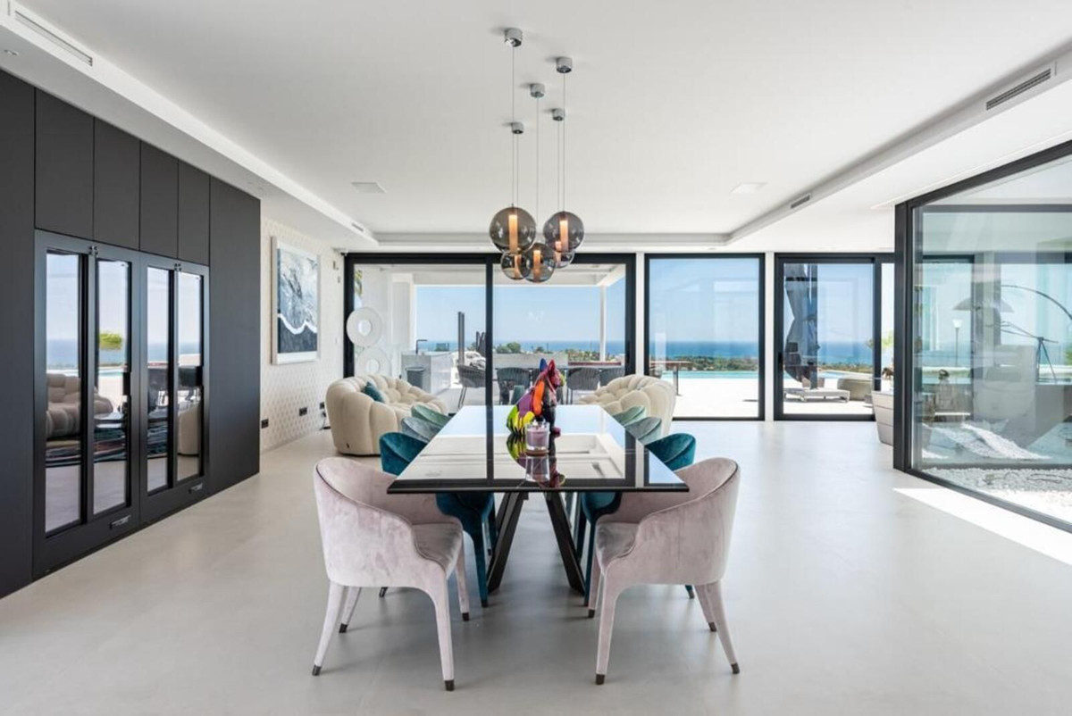 6 Bedroom Villa for Sale in Benahavís — 3