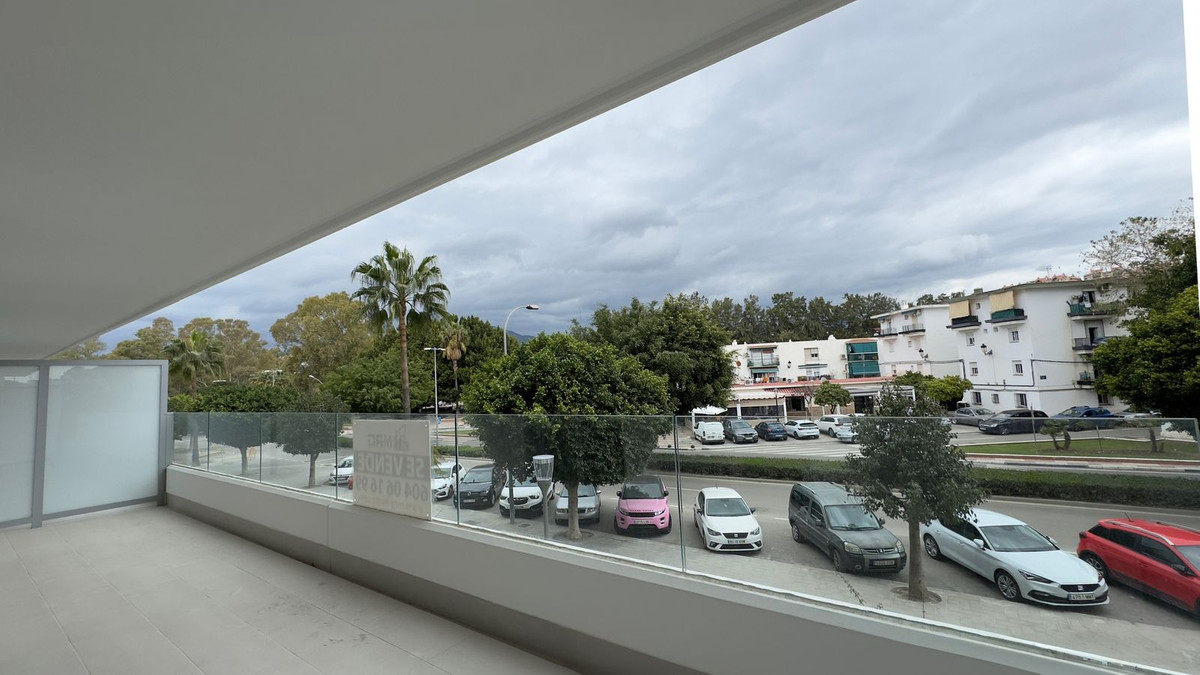 3 Bedroom Apartment for Sale in Nueva Andalucía — 3
