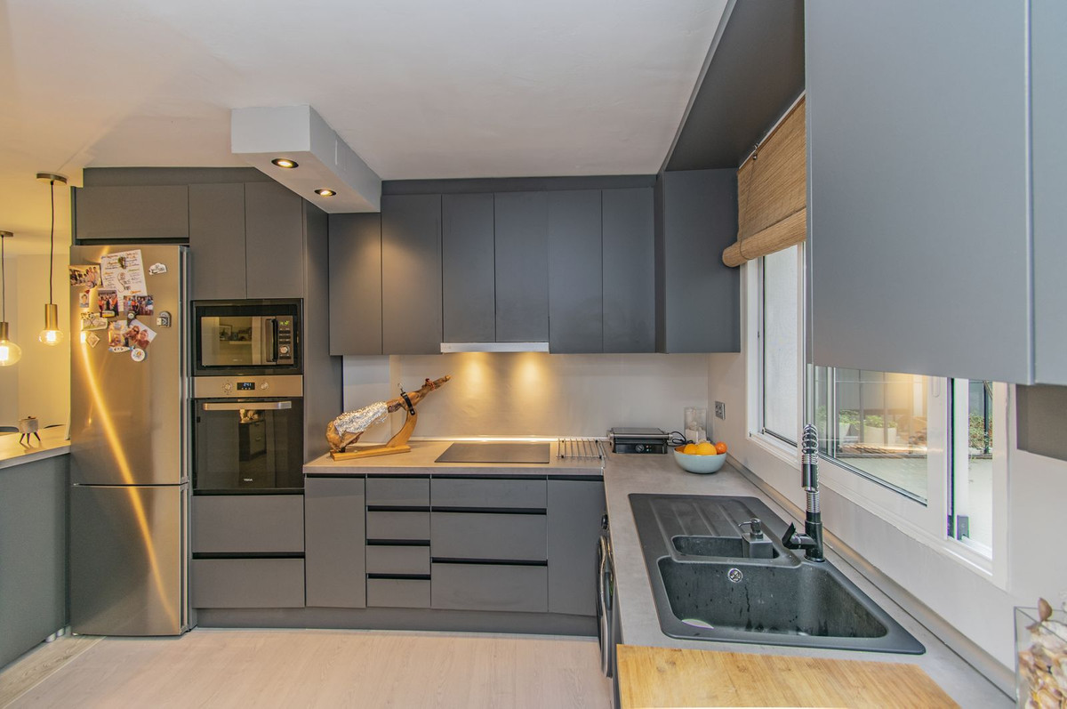 4 Bedroom Apartment for Sale in Marbella — 4
