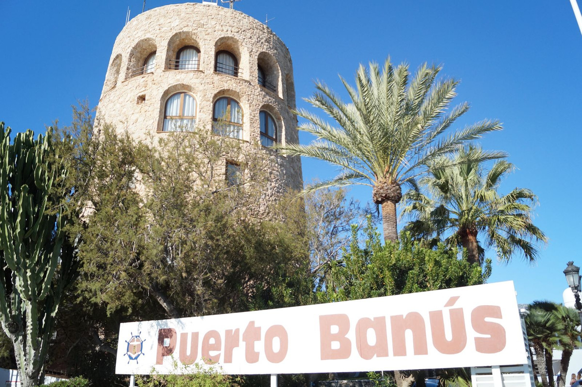 2 Bedroom Apartment for Sale in Puerto Banús — view 12