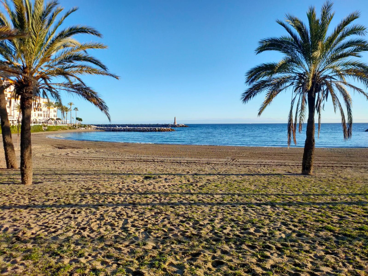 2 Bedroom Apartment for Sale in Puerto Banús — view 13