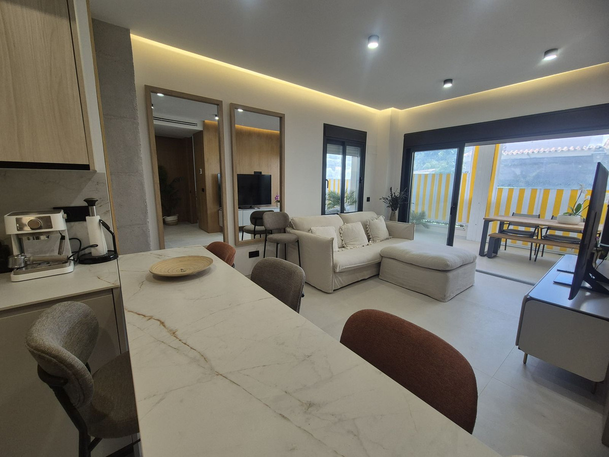 2 Bedroom Apartment for Sale in Puerto Banús — view 17