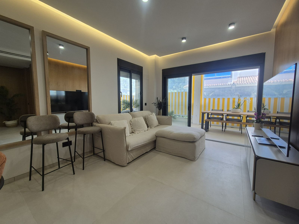 2 Bedroom Apartment for Sale in Puerto Banús — view 18