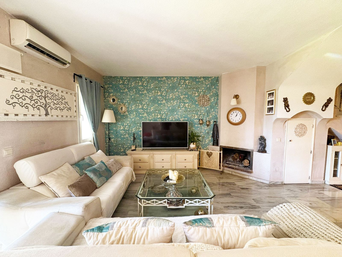 3 Bedroom Villa for Sale in Bel Air — 3