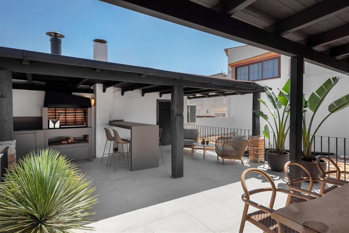 5 Bedroom Villa for Sale in Marbella