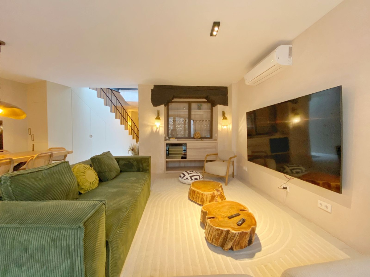 5 Bedroom Villa for Sale in Marbella — 5
