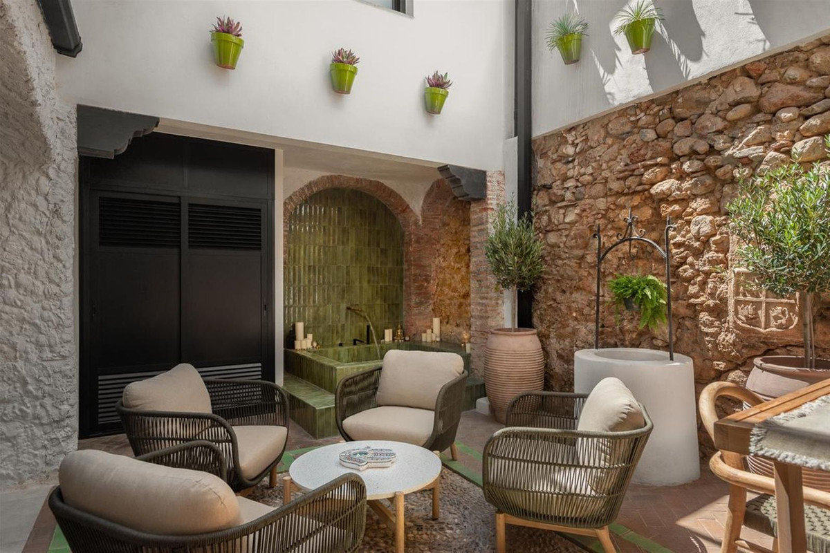 5 Bedroom Villa for Sale in Marbella — 8