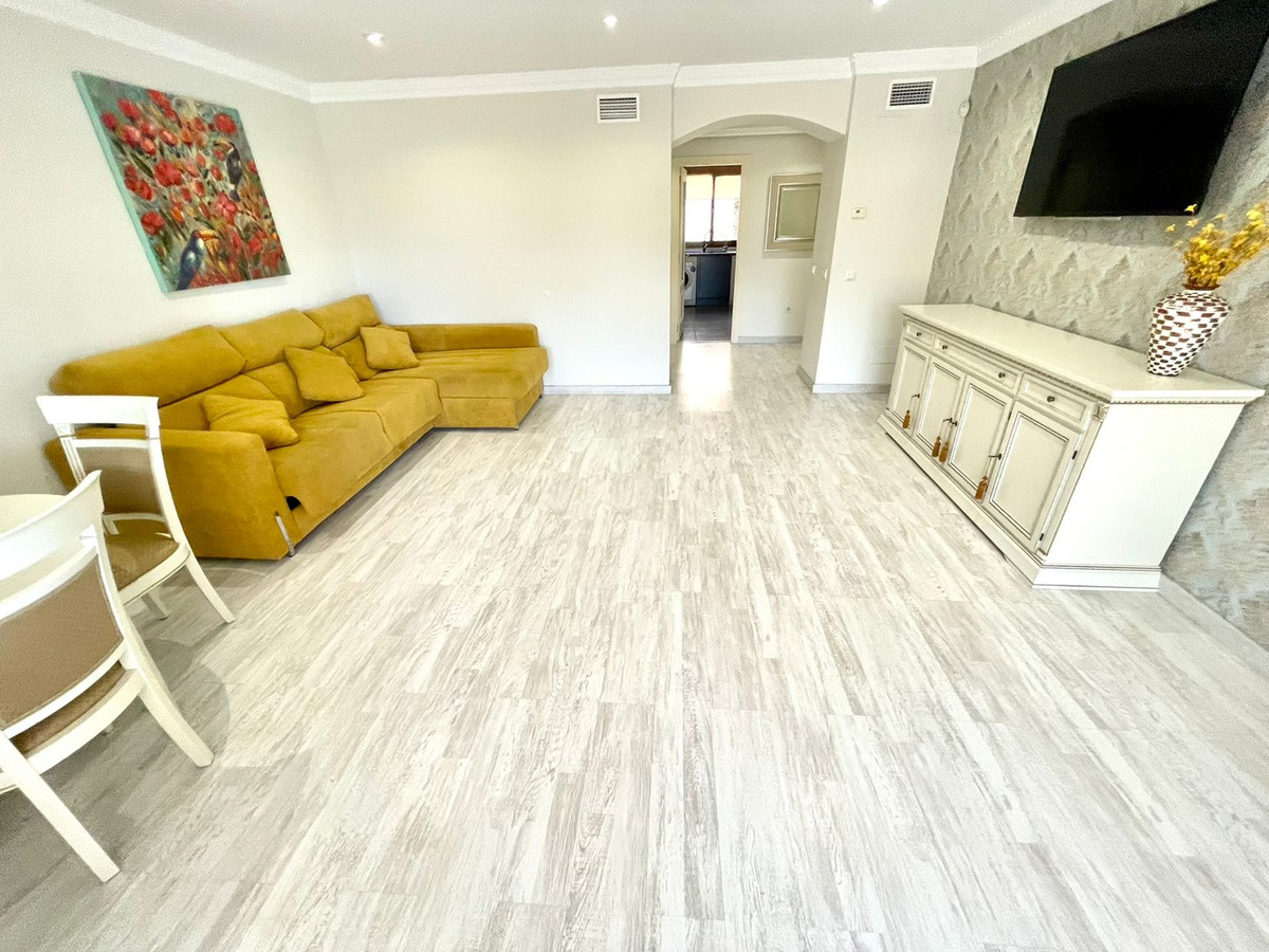 2 Bedroom Apartment for Sale in Benahavís — 2