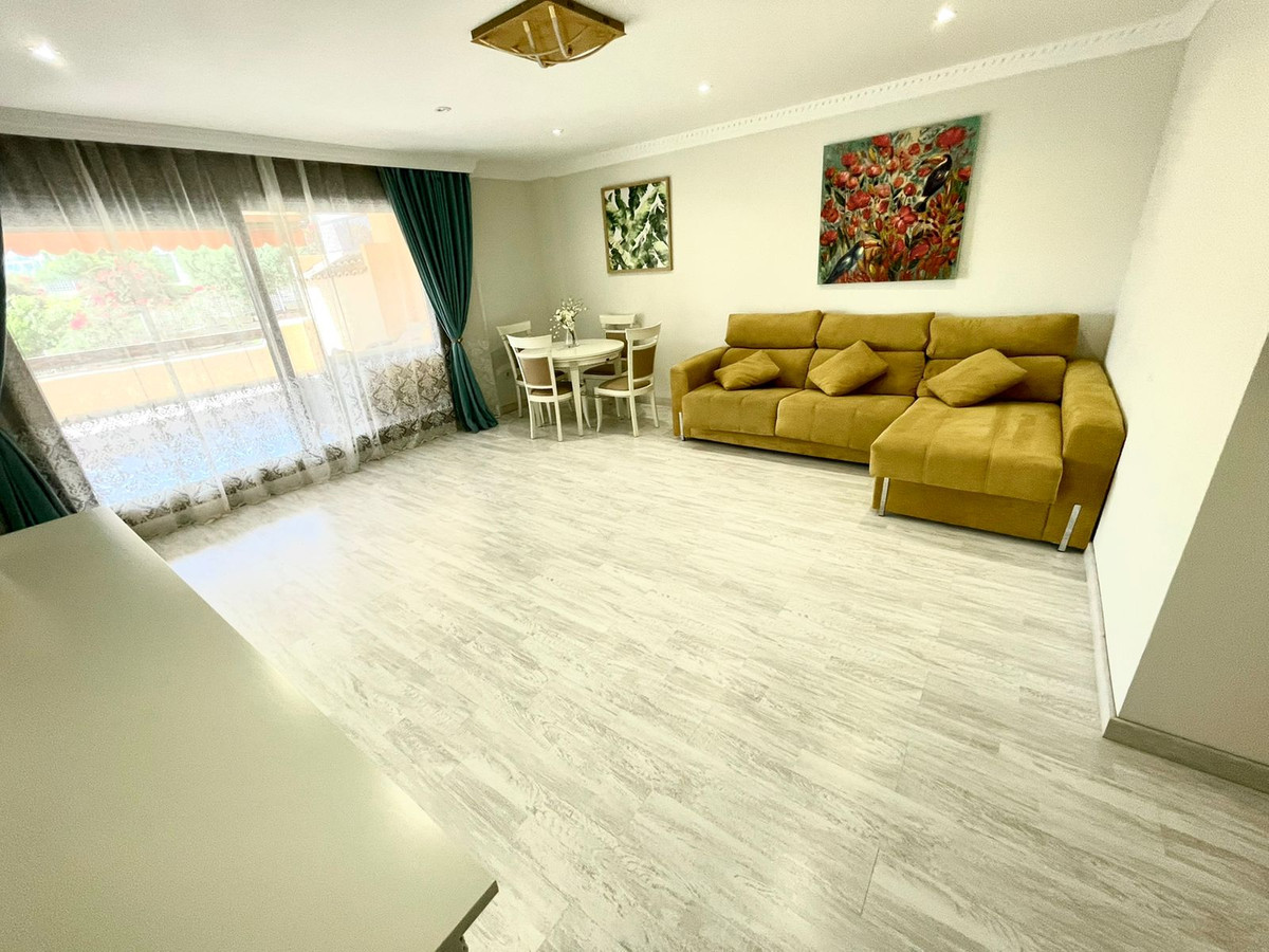 2 Bedroom Apartment for Sale in Benahavís — 3