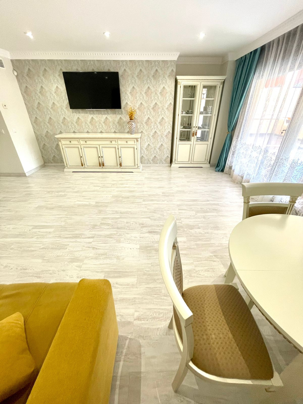 2 Bedroom Apartment for Sale in Benahavís — 5
