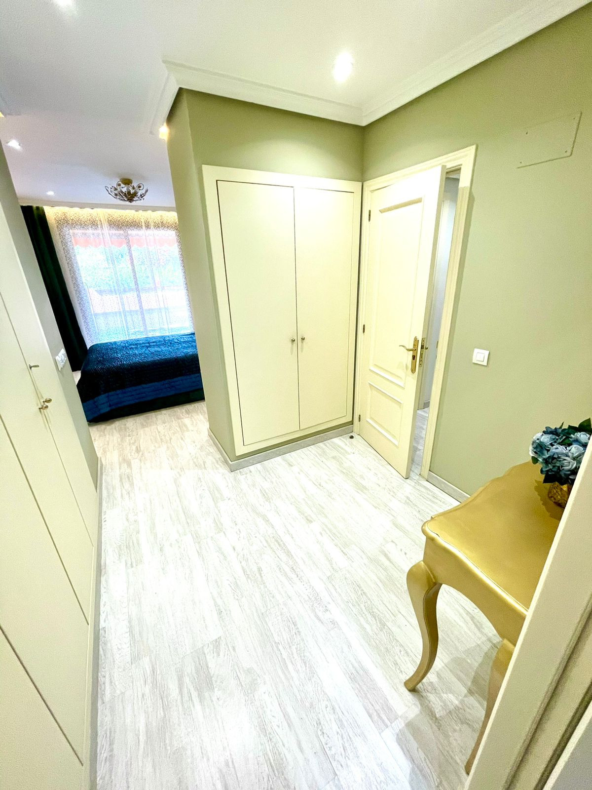 2 Bedroom Apartment for Sale in Benahavís — 8