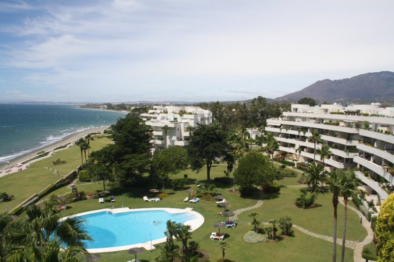 3 Bedroom Villa for Sale in Estepona — 2
