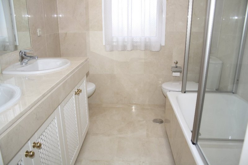 3 Bedroom Villa for Sale in Estepona — 6