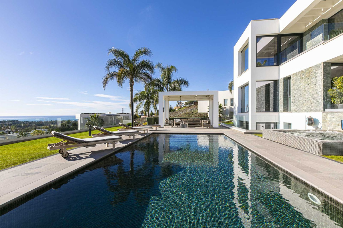 4 Bedroom Villa for Sale in Benahavís