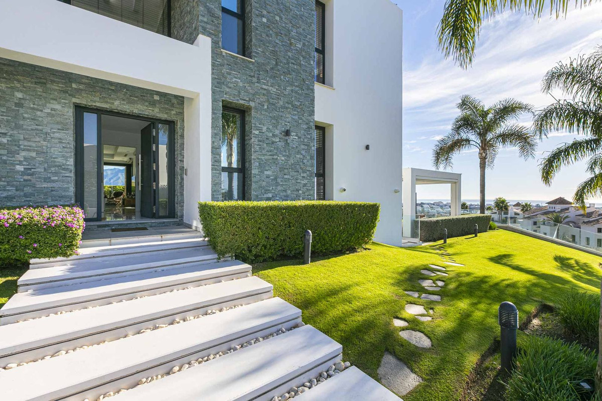 4 Bedroom Villa for Sale in Benahavís — 4