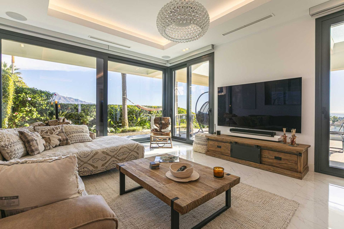 4 Bedroom Villa for Sale in Benahavís — 8