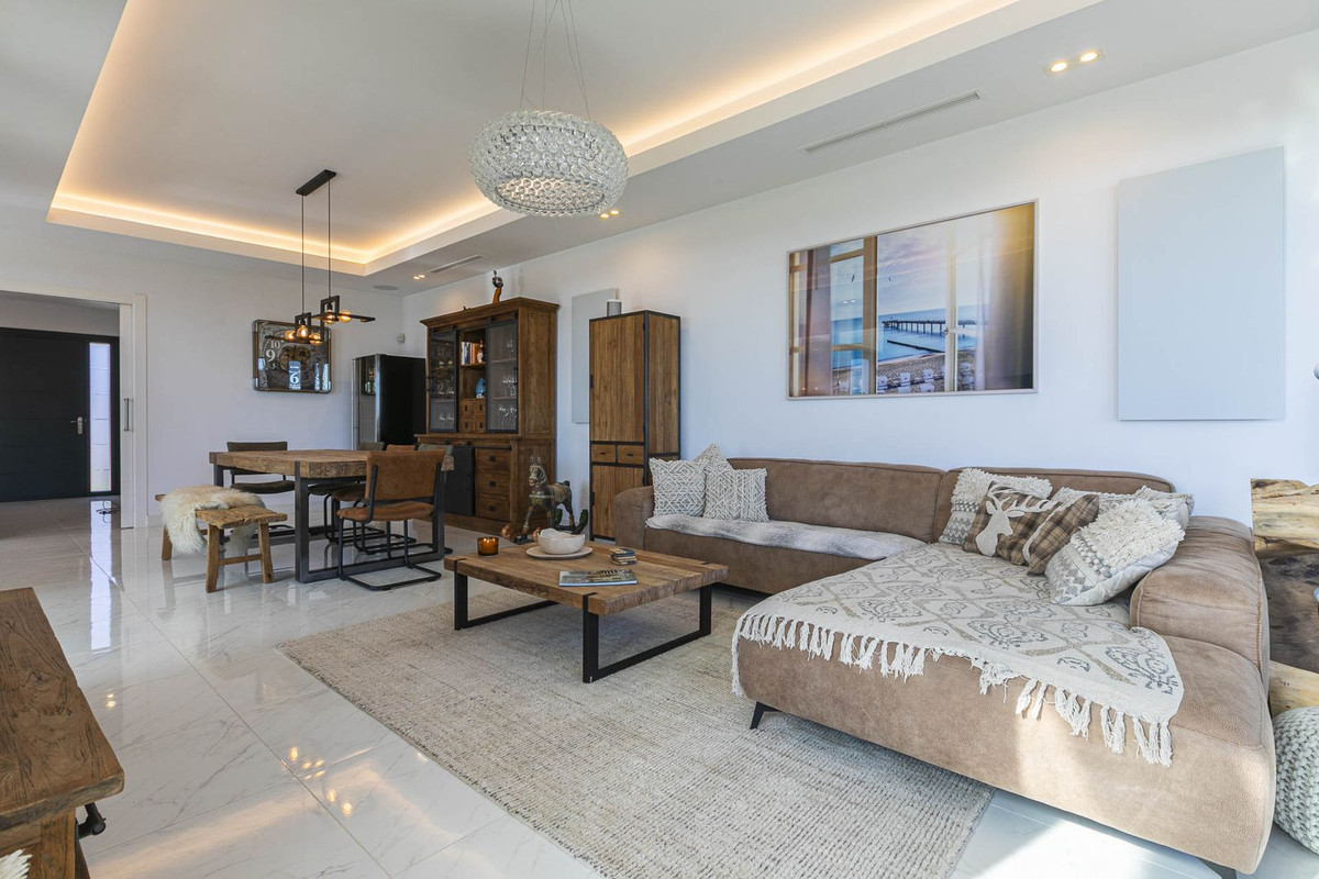 4 Bedroom Villa for Sale in Benahavís — 9