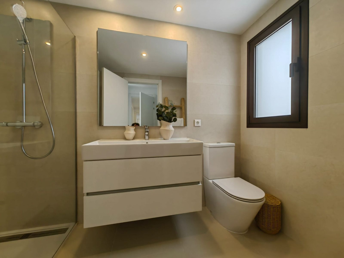 4 Bedroom Apartment for Sale in Estepona — 5