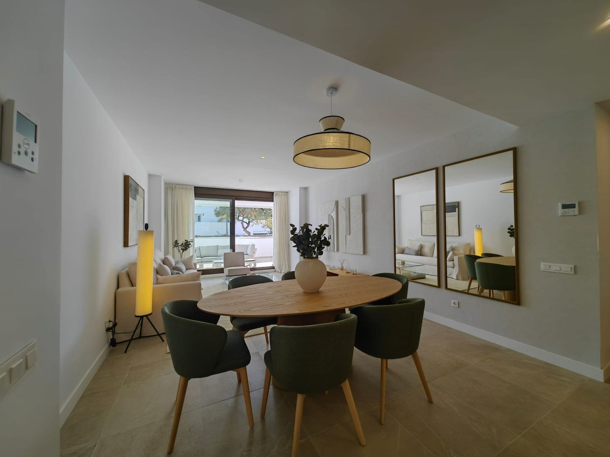 4 Bedroom Apartment for Sale in Estepona — 6