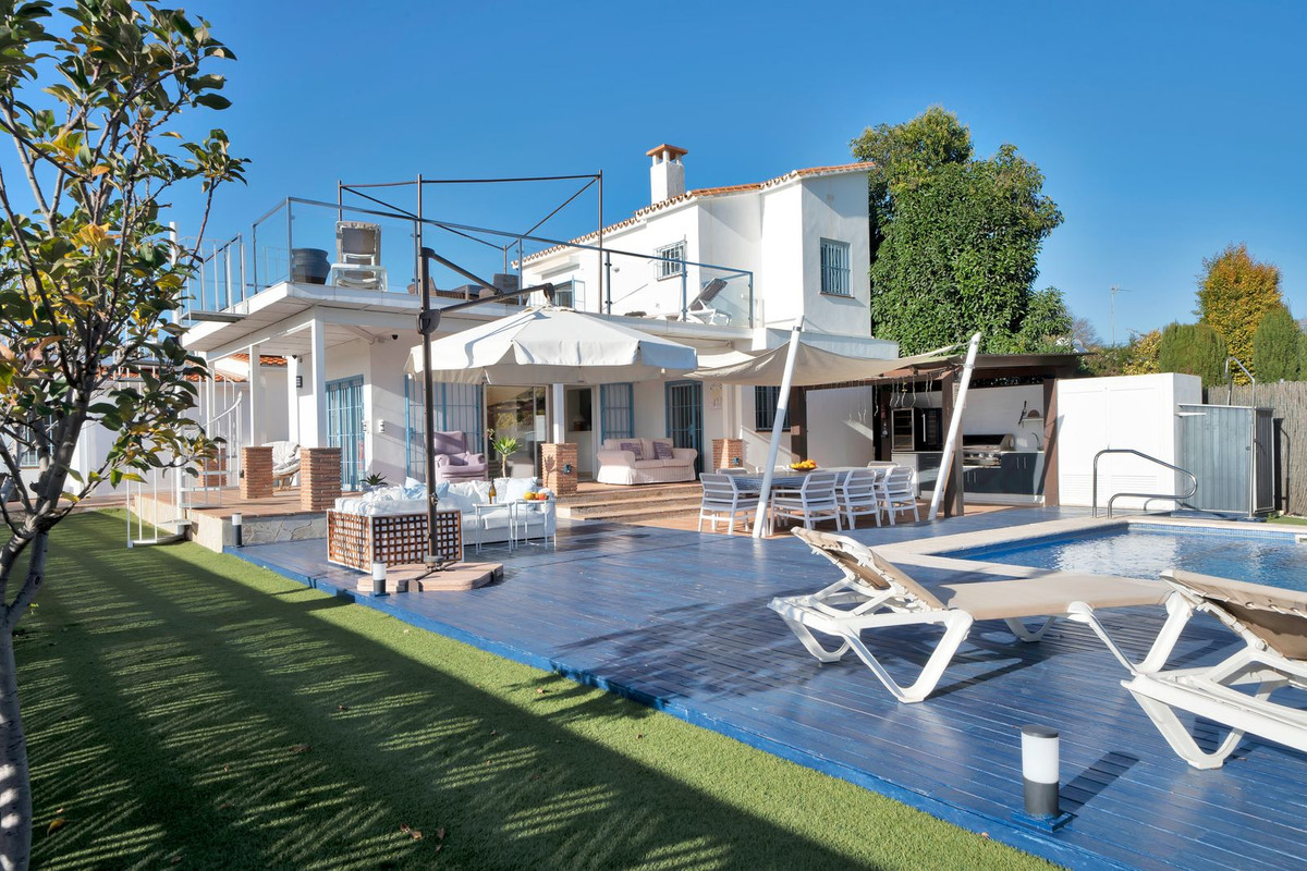 4 Bedroom Villa for Sale in San Pedro de Alcántara — view 12