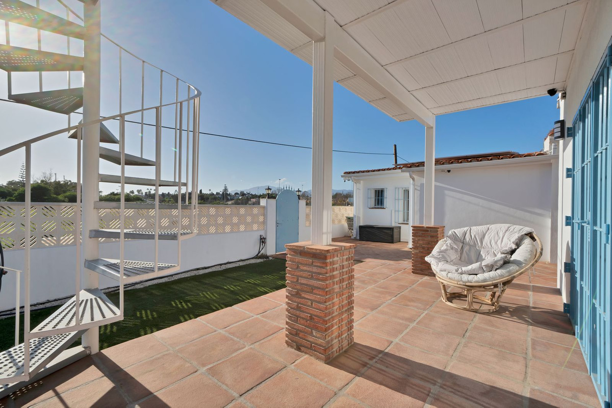 4 Bedroom Villa for Sale in San Pedro de Alcántara — view 20