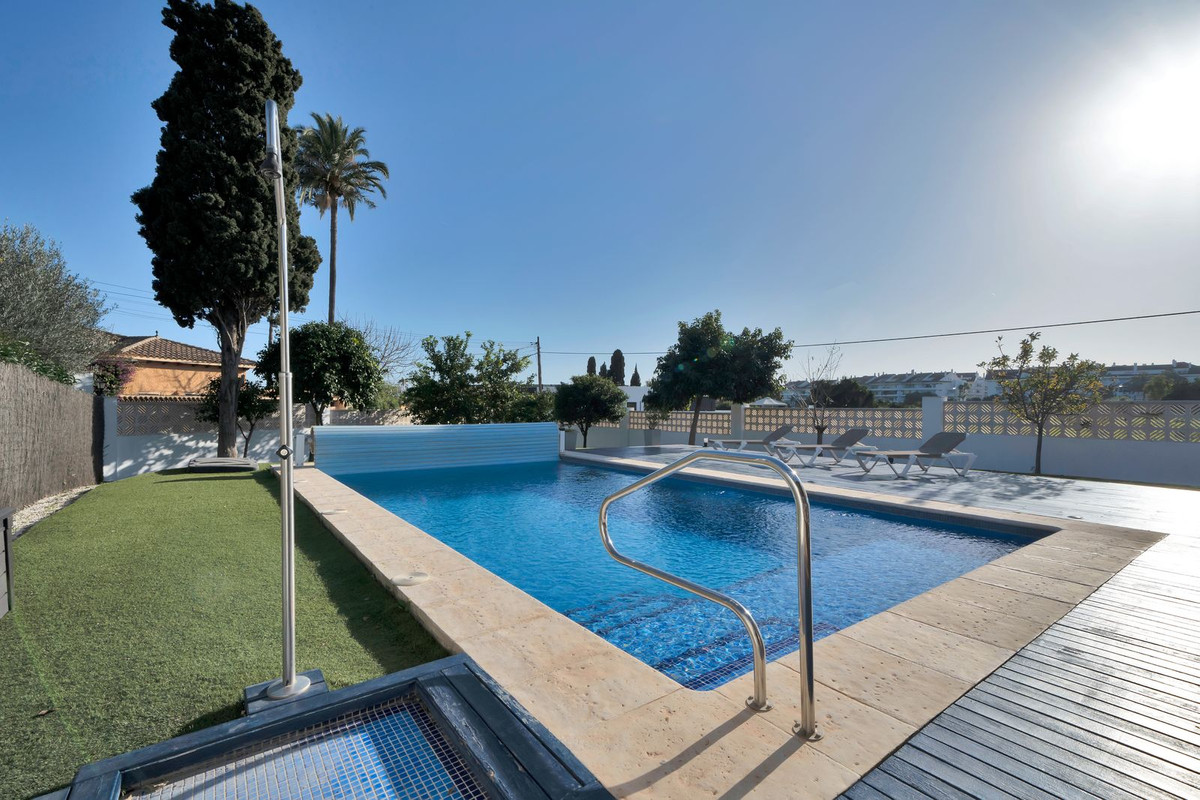 4 Bedroom Villa for Sale in San Pedro de Alcántara — 7