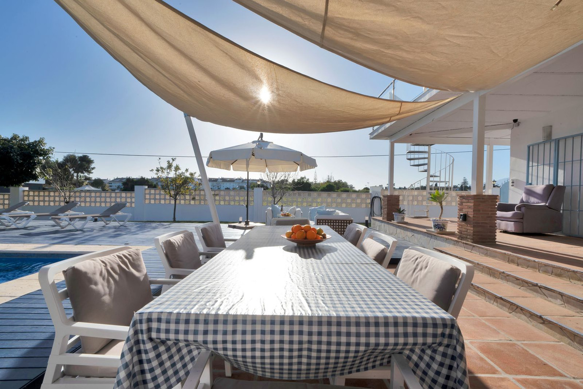 4 Bedroom Villa for Sale in San Pedro de Alcántara — view 10