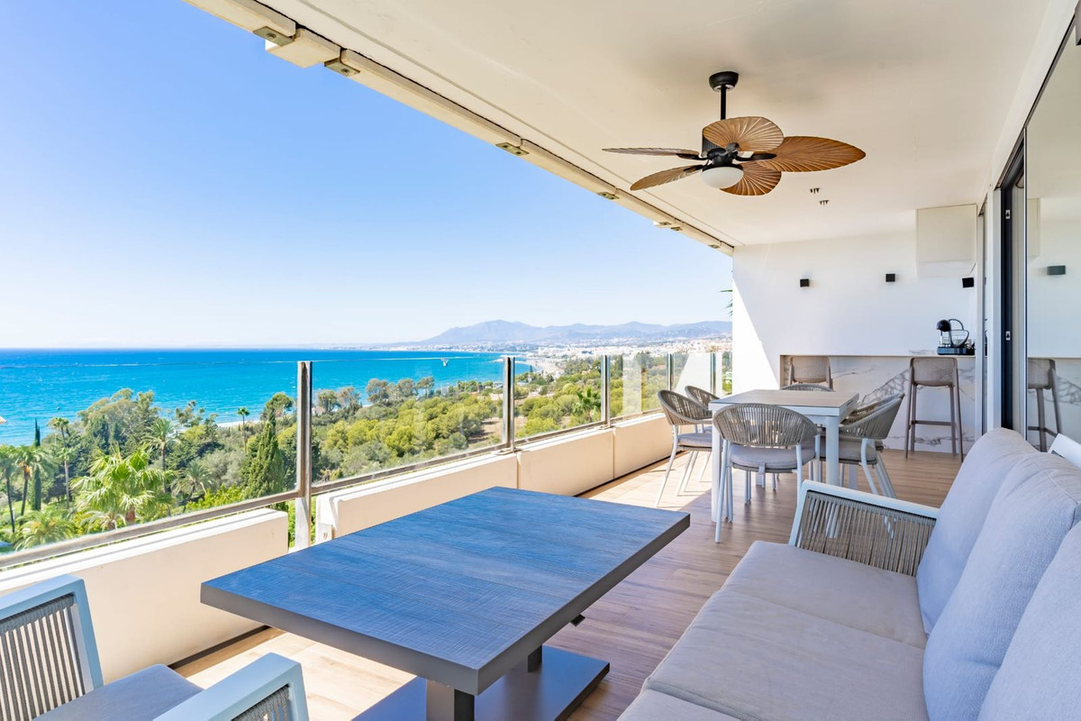 3 Bedroom Apartment for Sale in Marbella — 3
