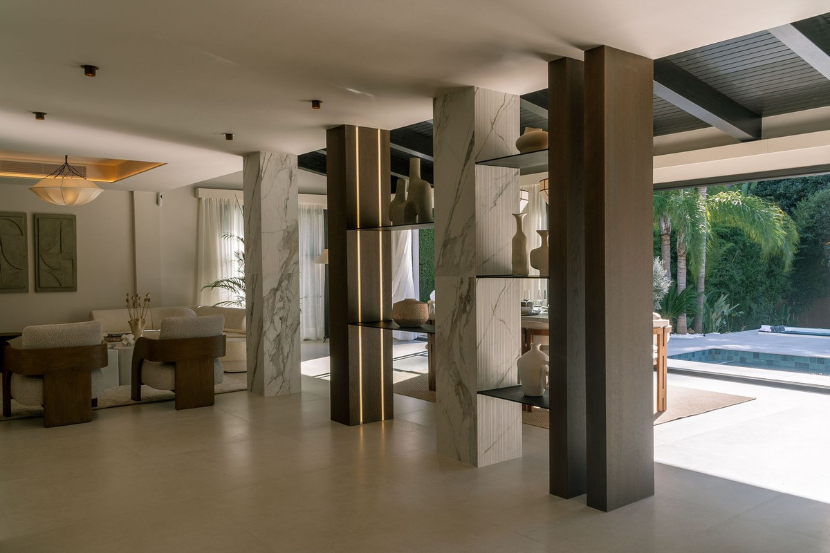 5 Bedroom Villa for Sale in Nueva Andalucía — 3