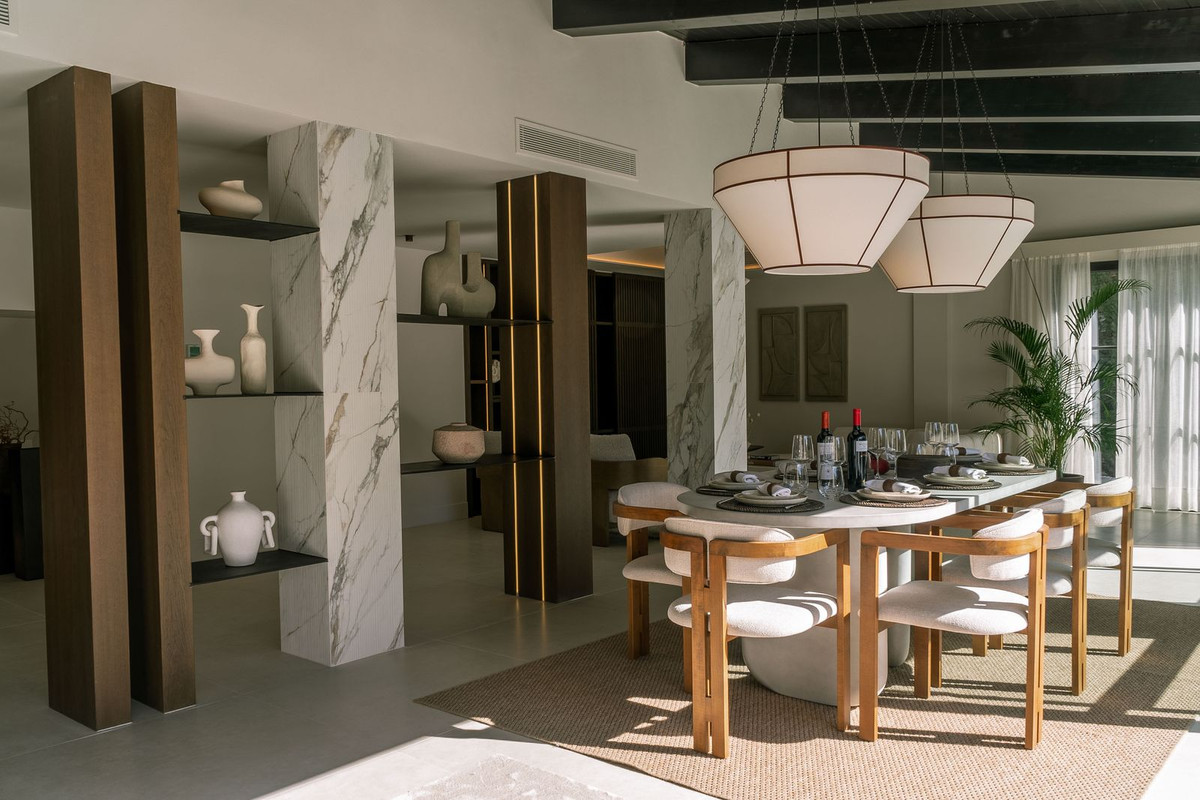 5 Bedroom Villa for Sale in Nueva Andalucía — 4