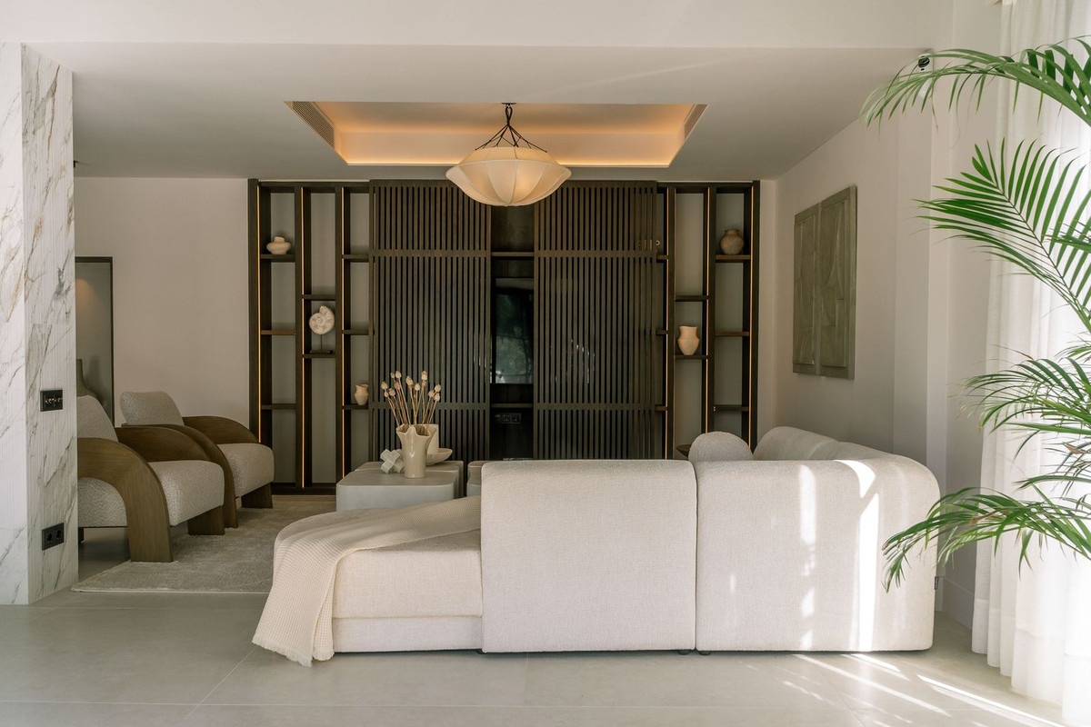 5 Bedroom Villa for Sale in Nueva Andalucía — 6