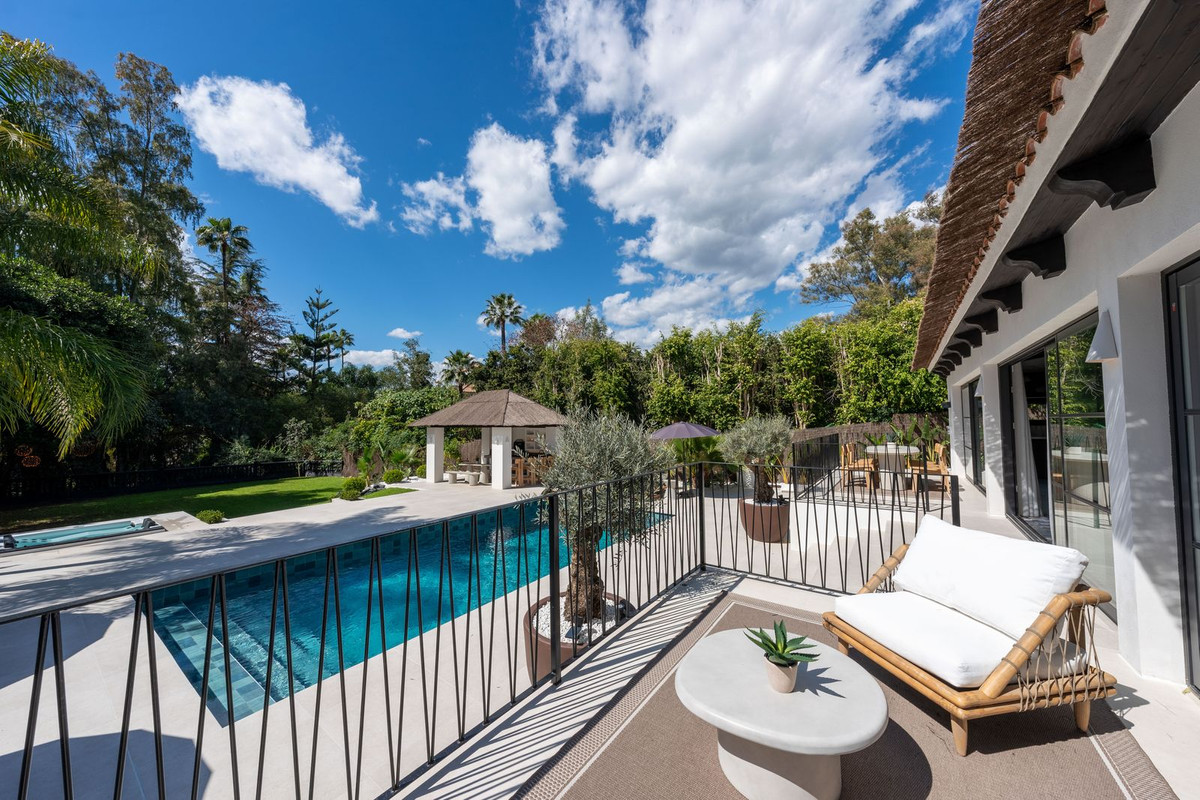 5 Bedroom Villa for Sale in Nueva Andalucía — view 10