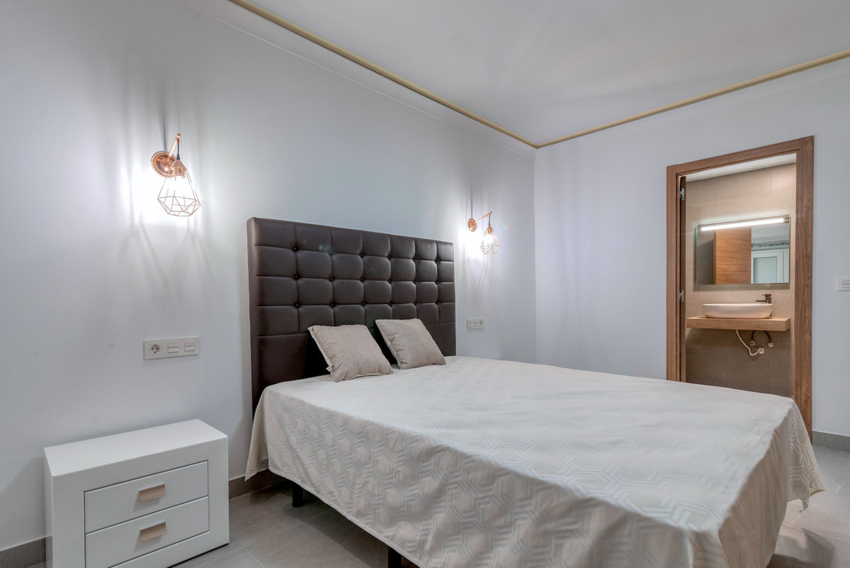 3 Bedroom Apartment for Sale in Puerto Banús — 9